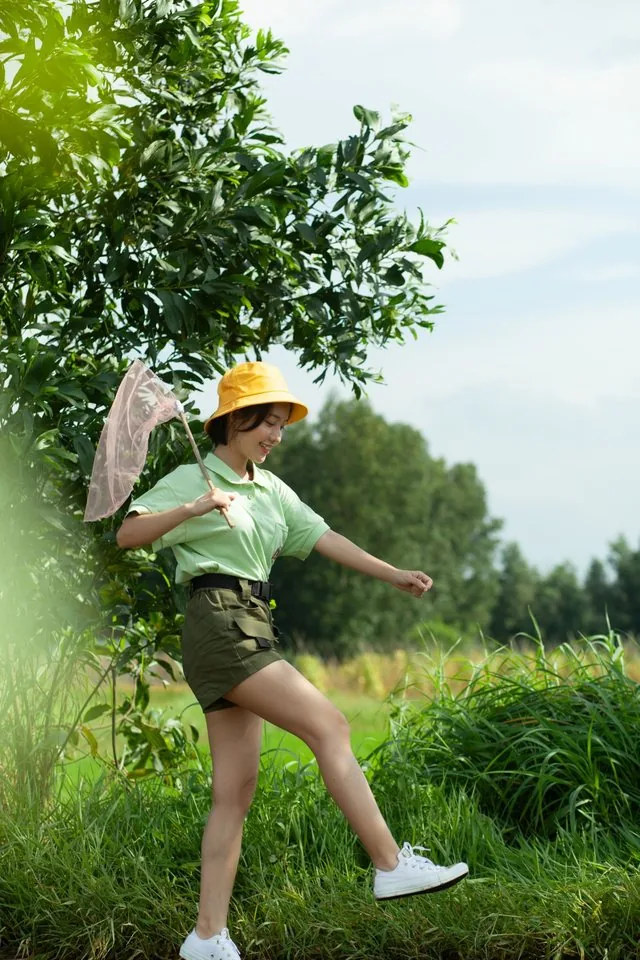 Ảnh toàn thân sau khi kéo dài chân, đầu và thân giữ nguyên